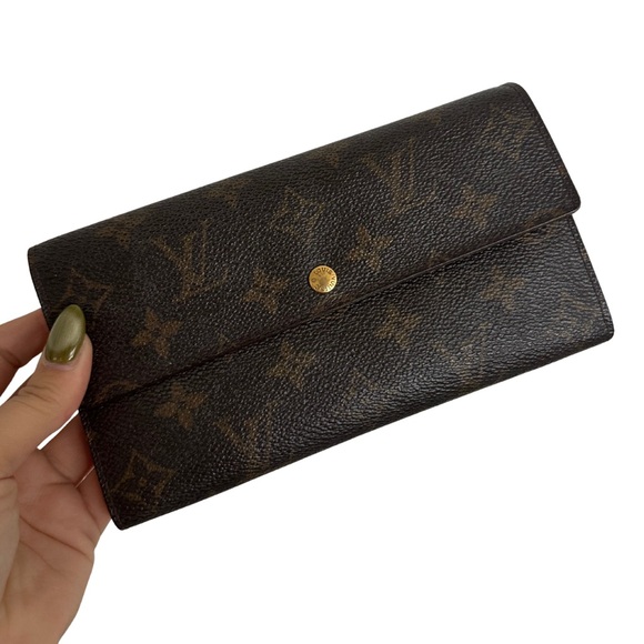 Louis Vuitton Handbags - Louis Vuitton Sarah Wallet Monogram Canvas – EUC